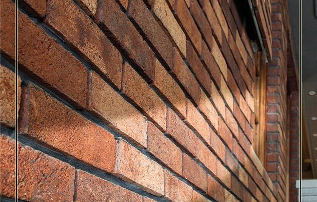 آجر رستیک در نمای داخلی و خارجی ساختمان